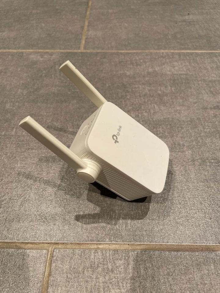 Wifi repeater/range extender