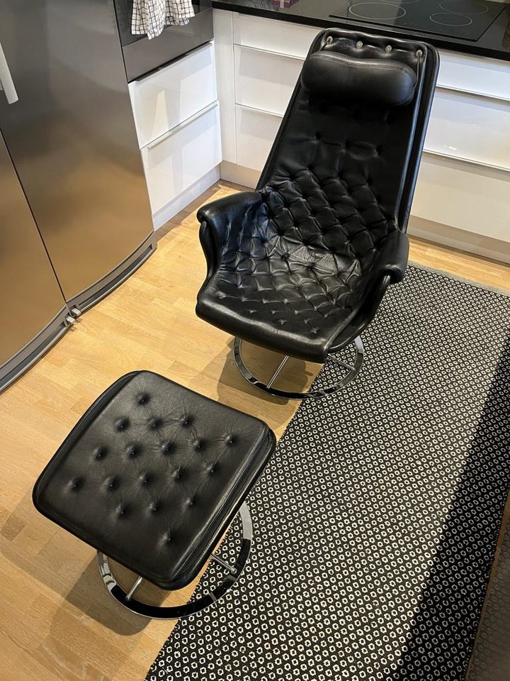 Dux Jetson fåtölj + pall 