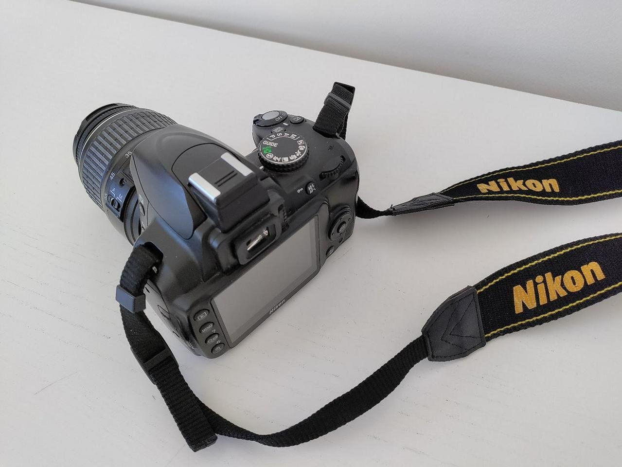 Nikon D3000 systemkamera