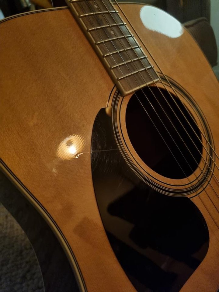 Gitarr Ibanez, vänstersträngad