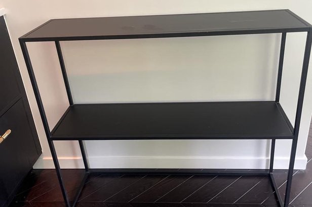 sideboard i svart stål säljes i Danderyd | Blocket