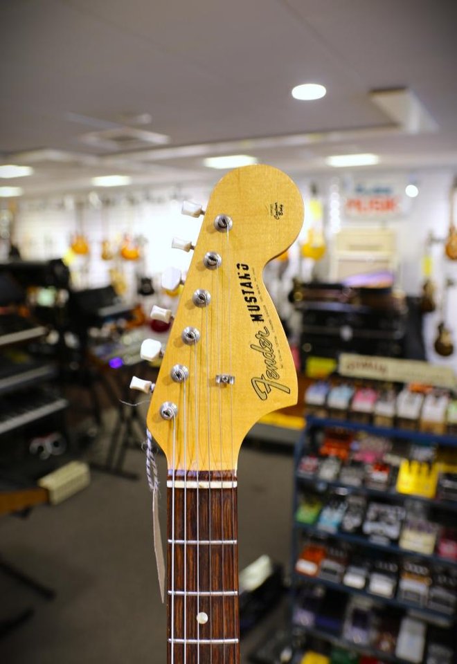 Begagnad Fender Mustang från ...
