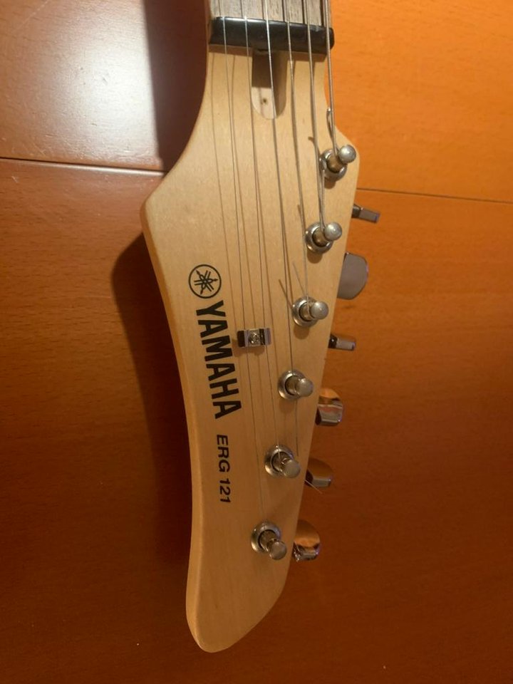 Yamaha EGR 121 Elgitarr