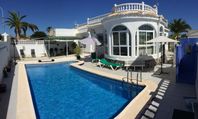 Villa i Torrevieja, La Siesta med privat pool & trädgård
