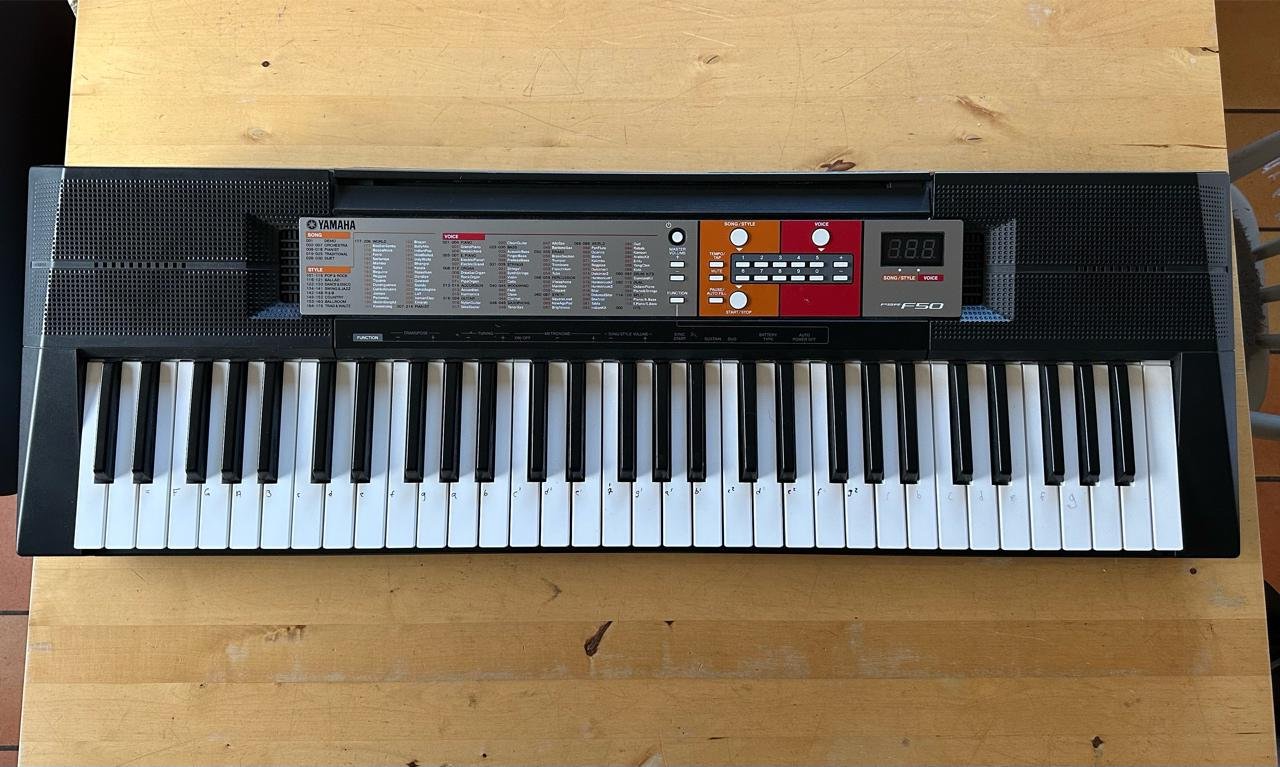 Yamaha keyboard PSR F50
