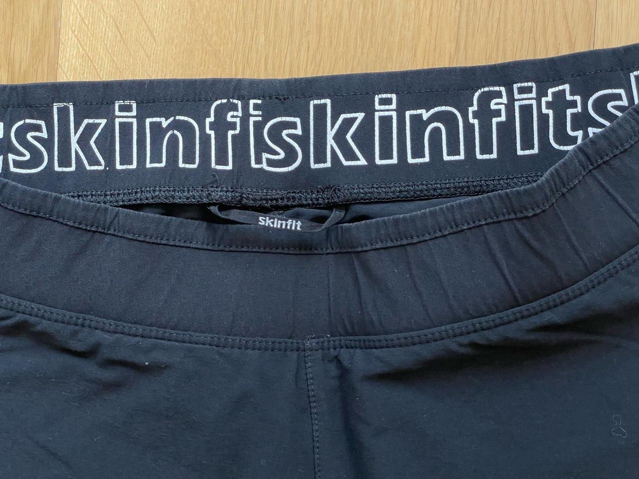 Oanvänd Houdini träningströja...