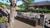 Kantstål och blomlådor i Corten