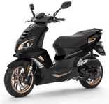 Peugot Speedfight pure 4-takt Pearl black Inkl. Hjälm& lås