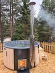 Badtunna med integrerad kamin. Snabb leverans