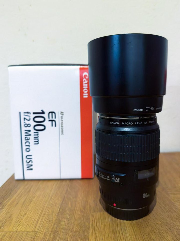 Canon EF 100mm f2.8 Macro USM