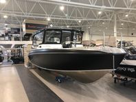 Buster Phantom Cabin ink. 2x Yamaha F200 GETX