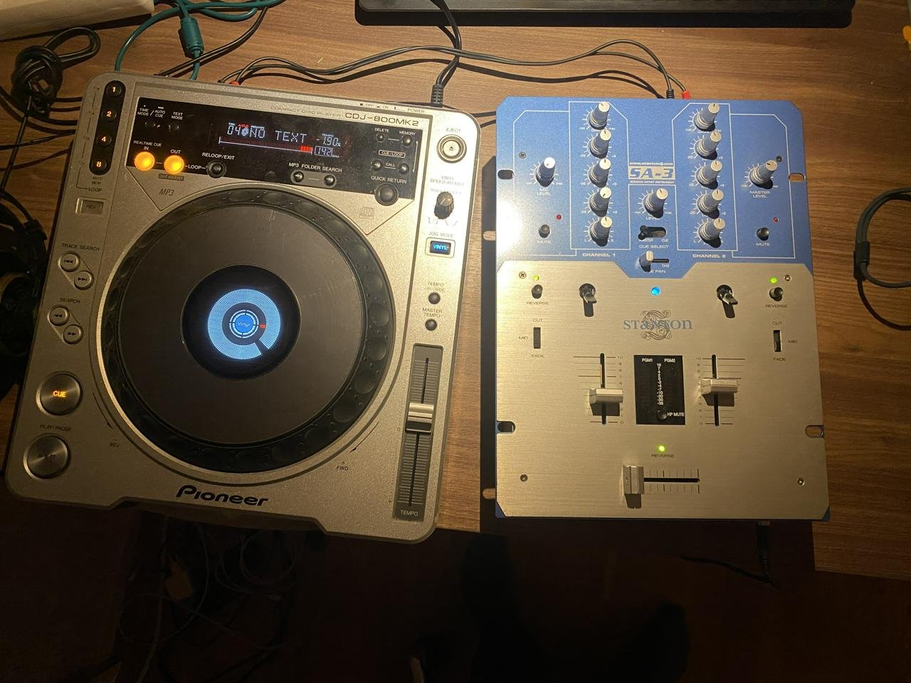Stanton SA-3 DJ mixer och CDJ...