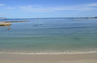 Strandläge i Antibes, pool och garage