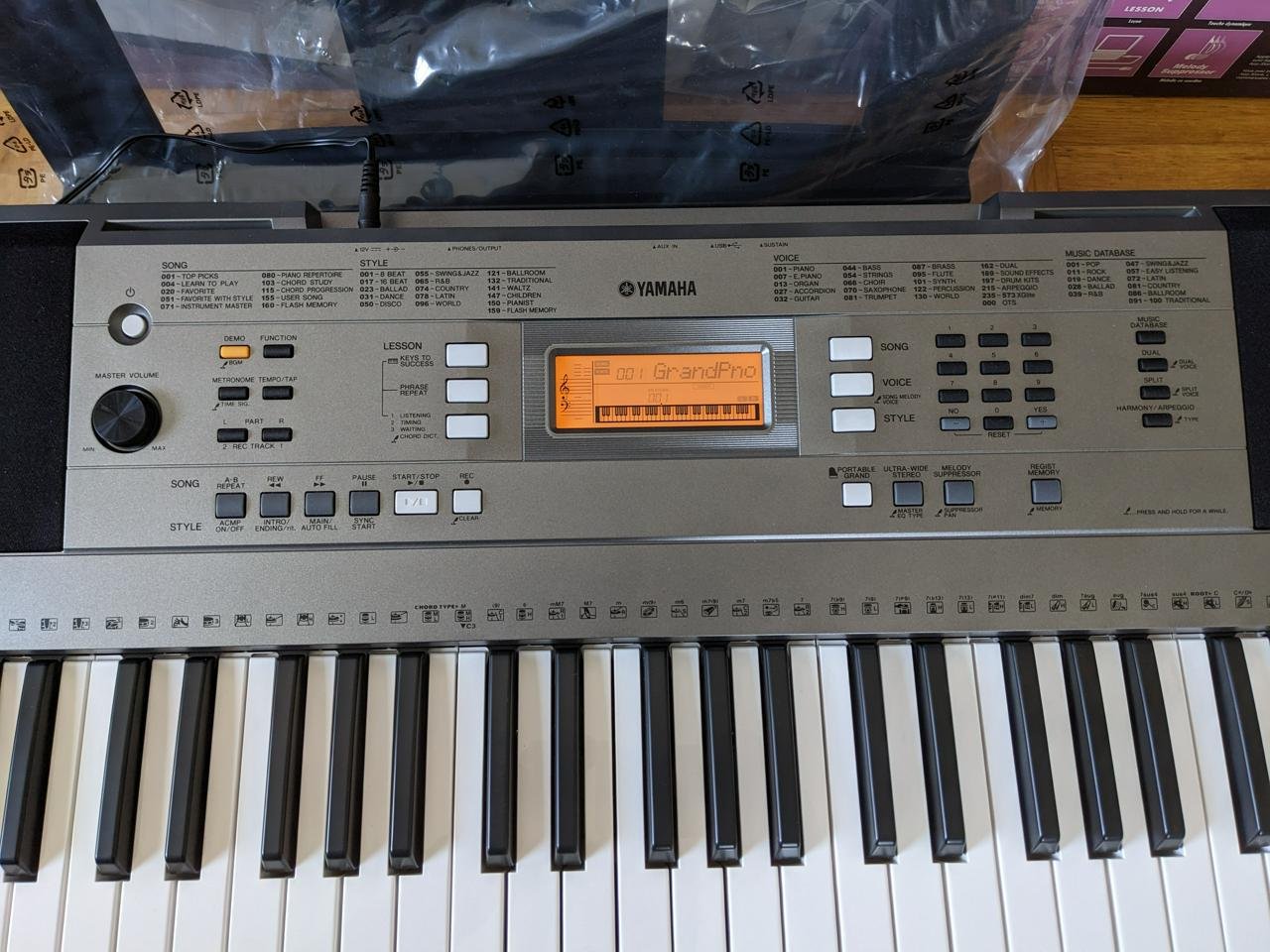 Yamaha keyboard PSR-E353