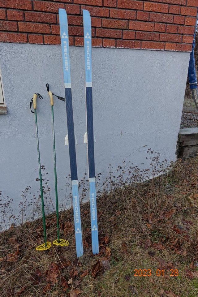 Längdåkningsskidor med skor o...