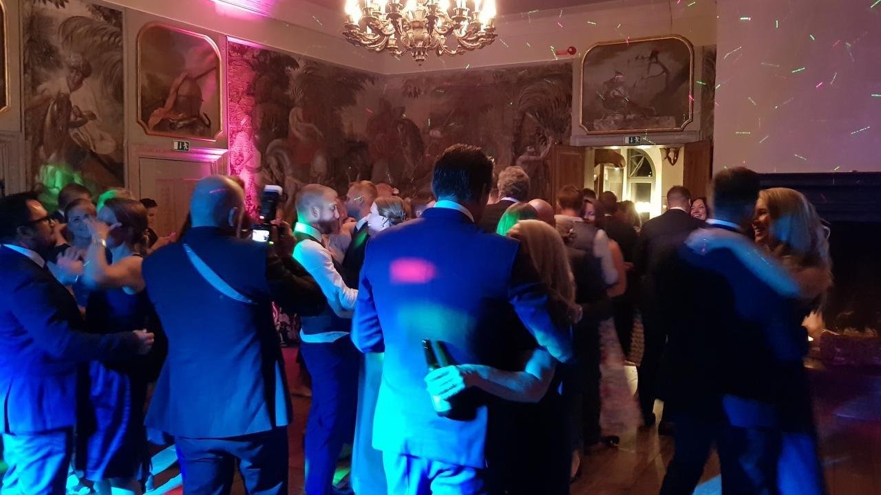 DJ till fest och bröllop