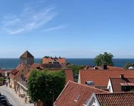 Fantastisk våning med havsutsikt mitt i Visby