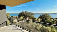 New apartment with incredible sea view and pool, Maslenica (