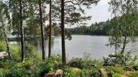 Paradis, Röd stuga i Småland, 30 m från badstranden, båt