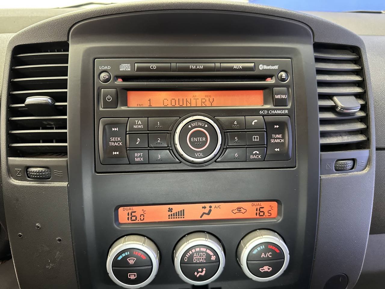 Nissan Navara Dubbelhytt 2.5 dCi 4x4 Automatisk, 190hk, 2011