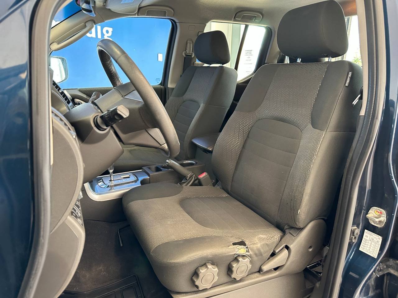 Nissan Navara Dubbelhytt 2.5 dCi 4x4 Automatisk, 190hk, 2011