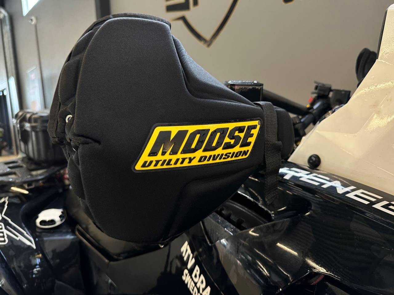 Can-Am Renegade 1000xmr MONST...