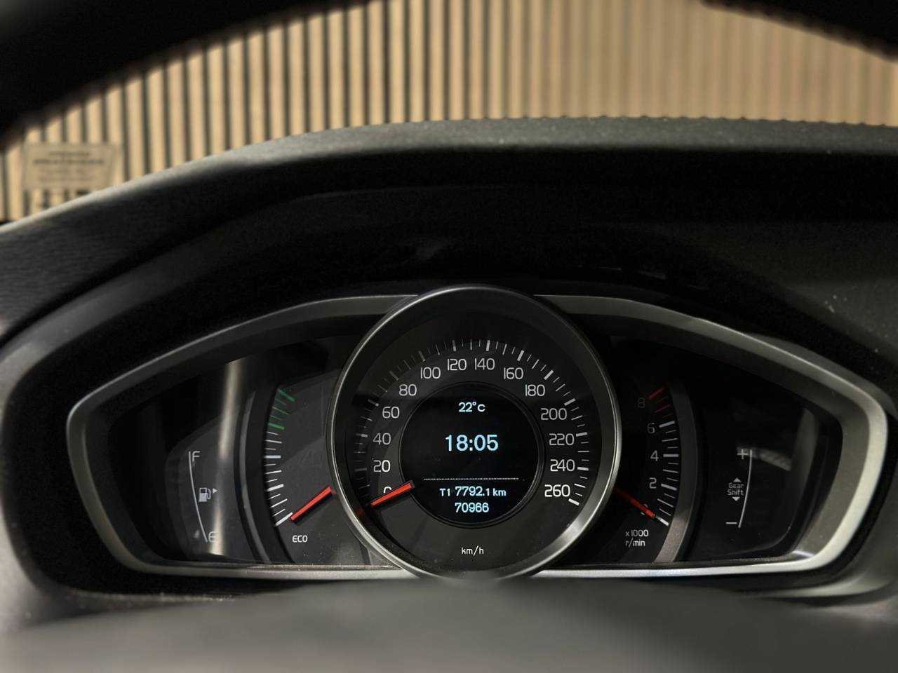 Volvo V40 T2 122hk I Lågmil