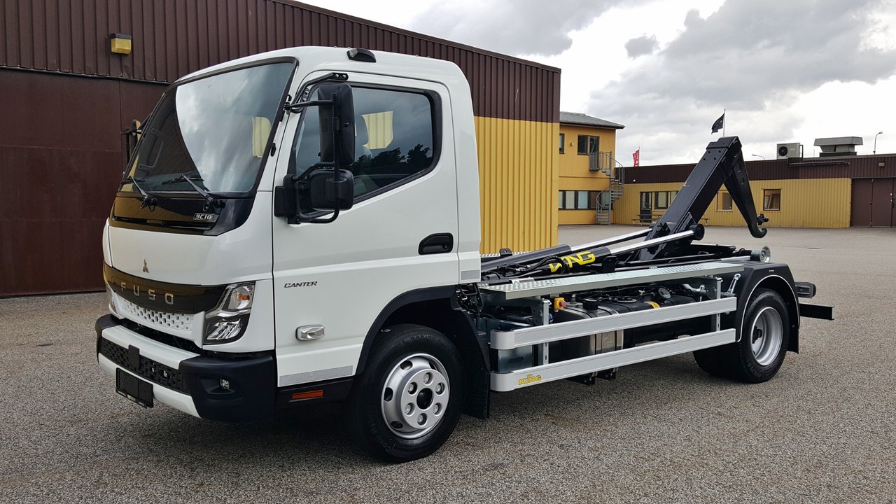 Mitsubishi Fuso Canter 9C18 A...