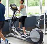 PRECOR USA EFX781 CROSSTRAINER MED TOUCH SKÄRM I NYSKICK