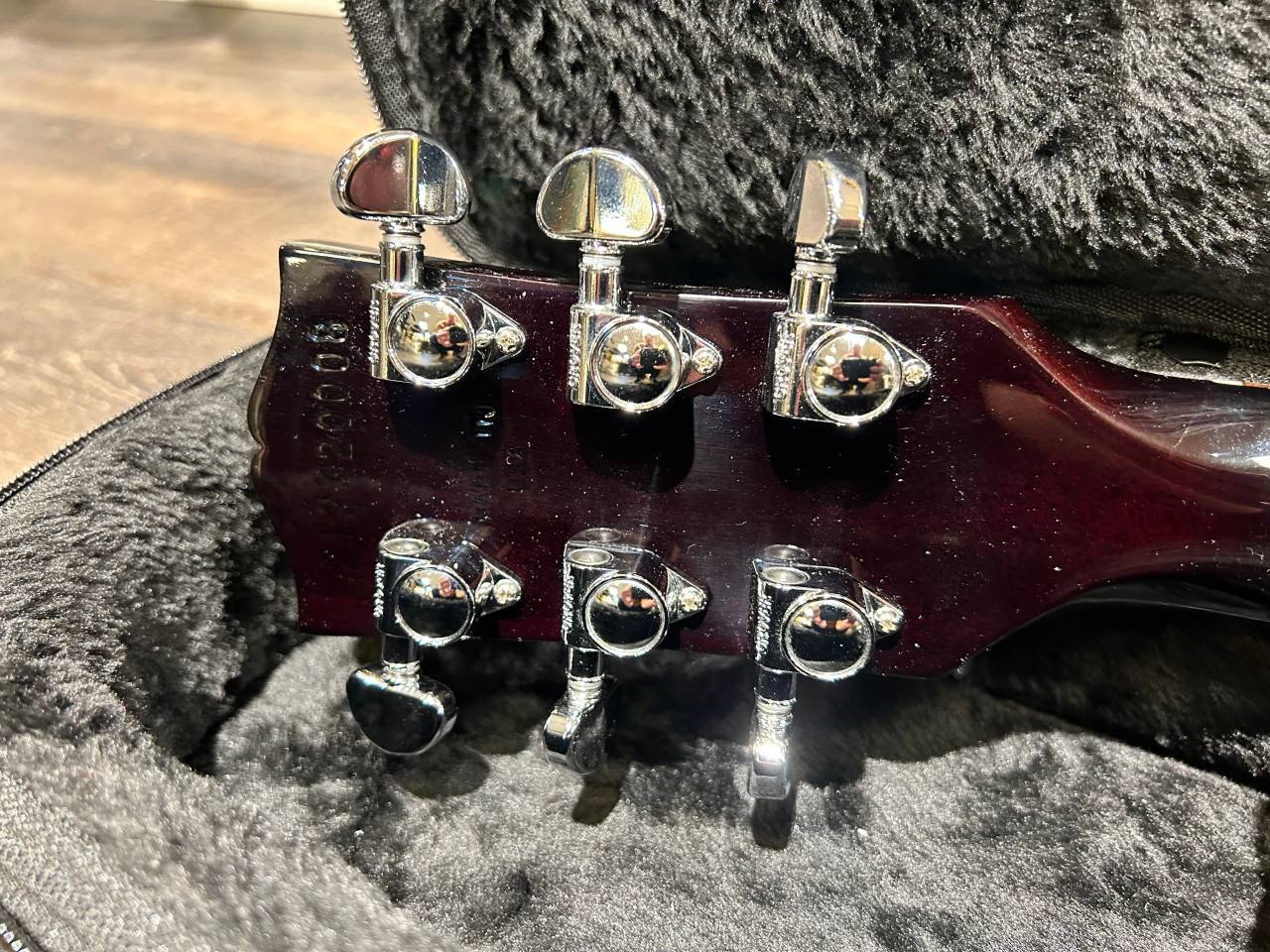 Beg. Gibson Les Paul Studio 2...