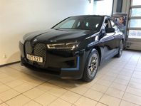 BMW iX xDrive40 Automat Driving Assistant Plus Head-Up Laser