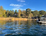 Strandvilla med havutsikt, bastu och pool. Åretruntboende.