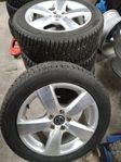 VW Alufälgar 7/17"tum med Hankook 215/55R17 dubbdäck