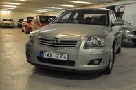 Toyota Avensis 2.0 Sedan . Ny servad & Nybesiktigad