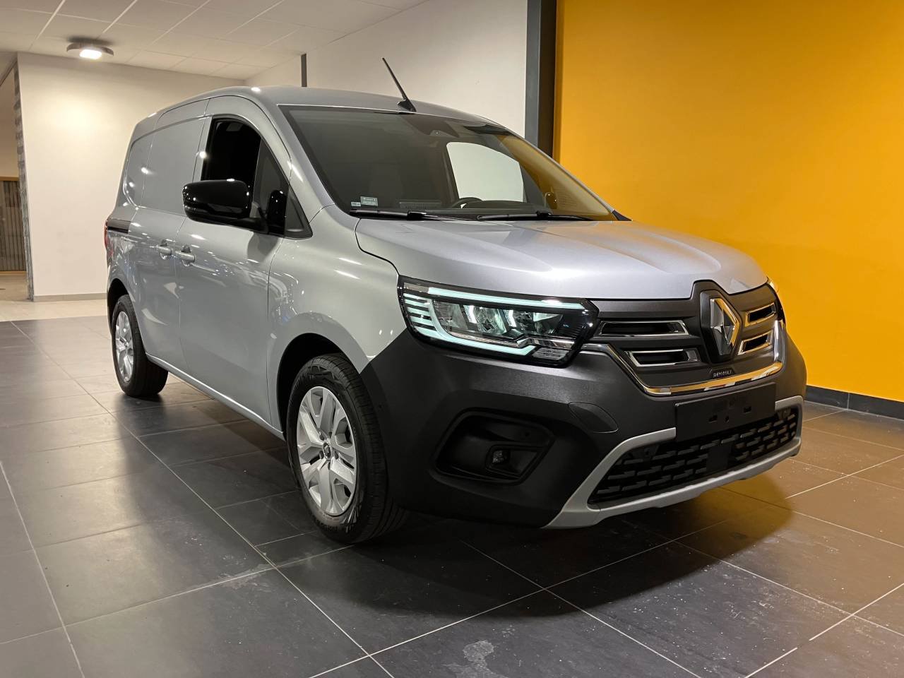Renault Kangoo E-Tech, 122hk, 2023