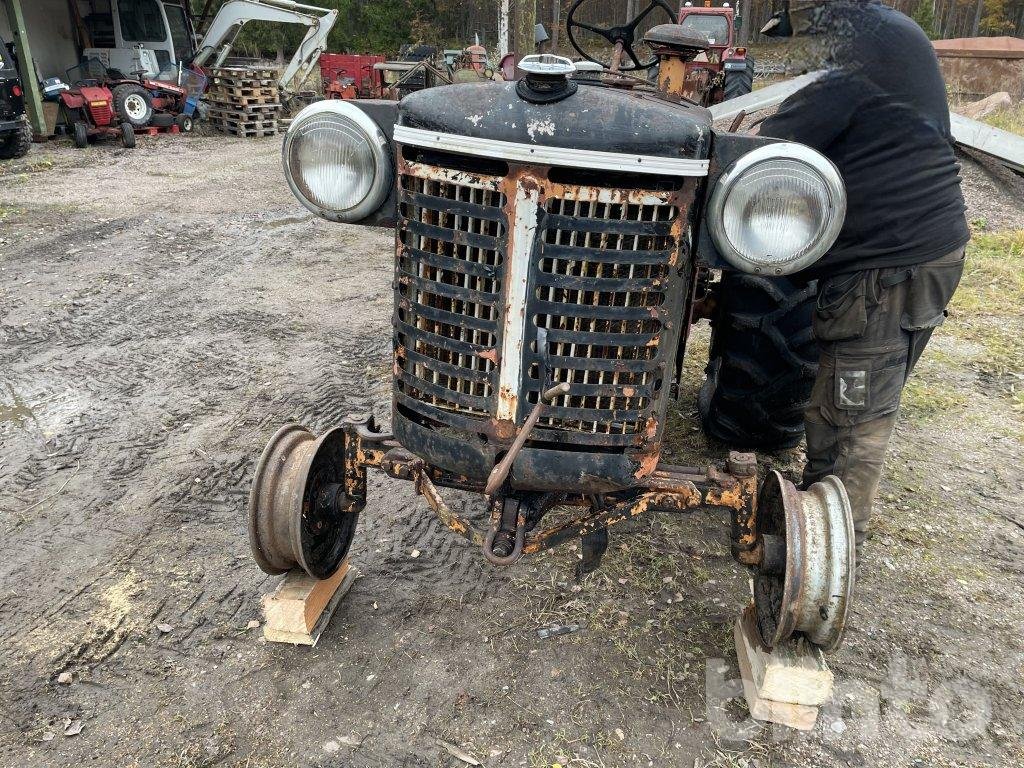 Veterantraktor Massey Harris ...