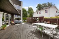 Arkitektritad villa centralt i Visby