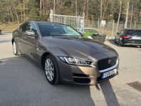 Jaguar XE 20d 180hk 14100 mil Automat Navi Dieselvärmare