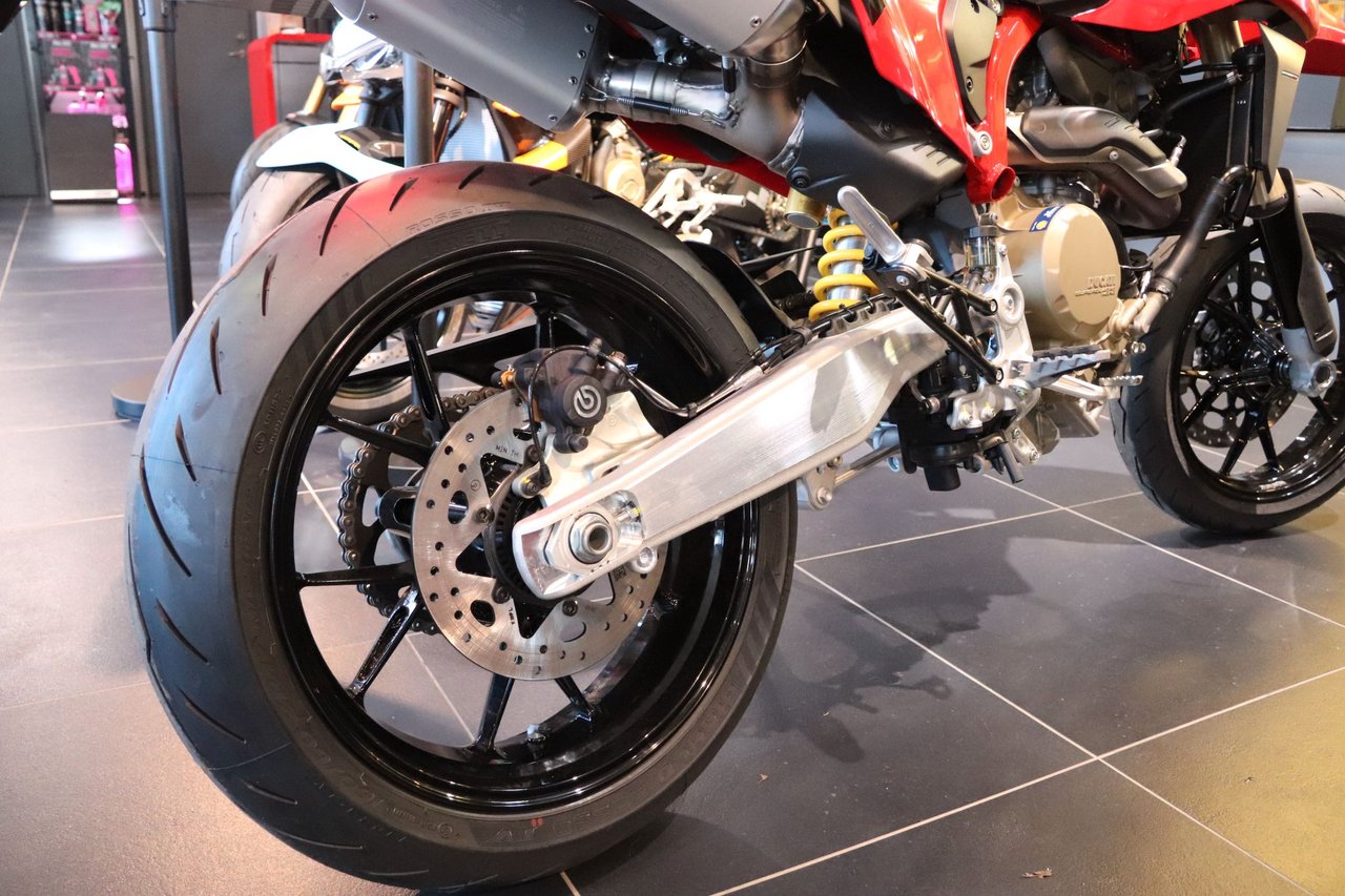 Ducati Hypermotard 698
