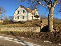 Vacker villa på sjötomt vid Mälaren