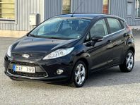 Ford Fiesta 5-dörrar 1.25 Euro 5,Nästan nya M/S däck på Alu.