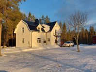 Hus uthyres på landsbygden.