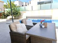 Stor Modern Villa med privat pool i Spanien