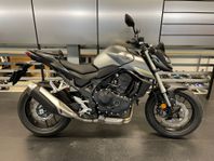 Honda Hornet CB750 *Boka nu*
