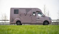 STX 5-Sits Stuteri Nya Renault Master Hästlastbil