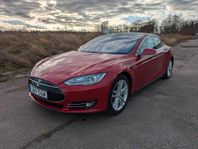 Tesla Model S 85/låga mil