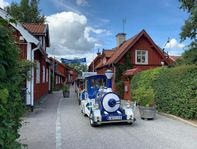 Stor villa i centrala Trosa intill Trosa ån och havet