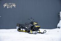 SKI-DOO SUMMIT 850 165" -17 (0% RÄNTA*)