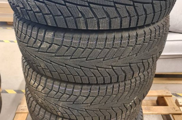 Hankook Winter i*cept iZ2 W616 215/65 R16 102T XL, Nordiska säljes i ...