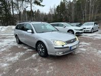 Ford Mondeo Kombi 2.5 V6 Durashift EST ny servad Automat